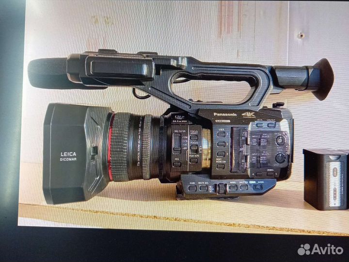 Видеокамера 4К Panasonic AG-UX90