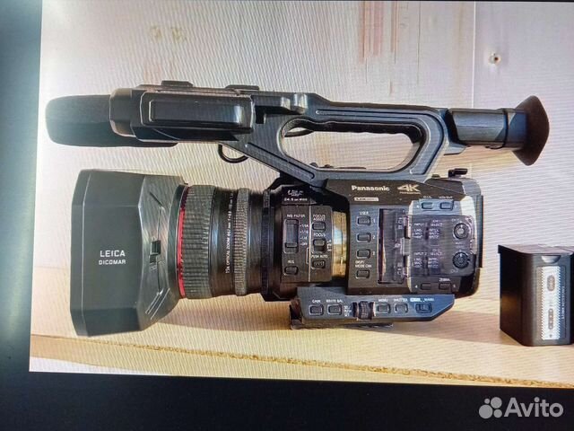 Видеокамера 4К Panasonic AG-UX90