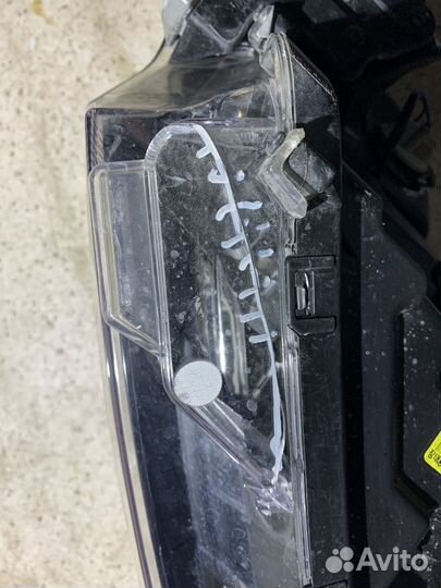 Фара Mitsubishi Outlander