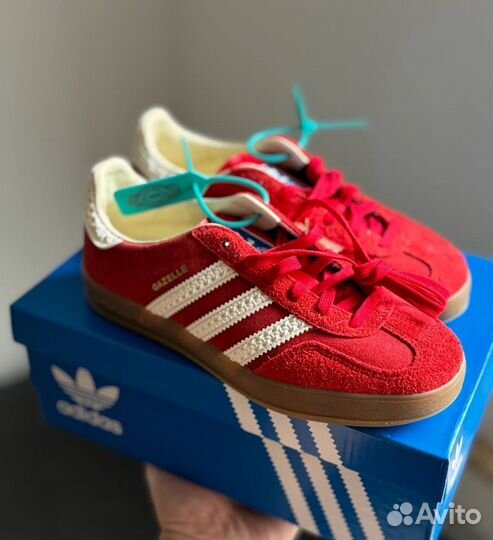 Adidas gazelle indoor красные оригинал