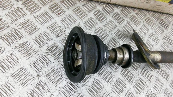 Полуось передняя левая (приводной вал, шрус)