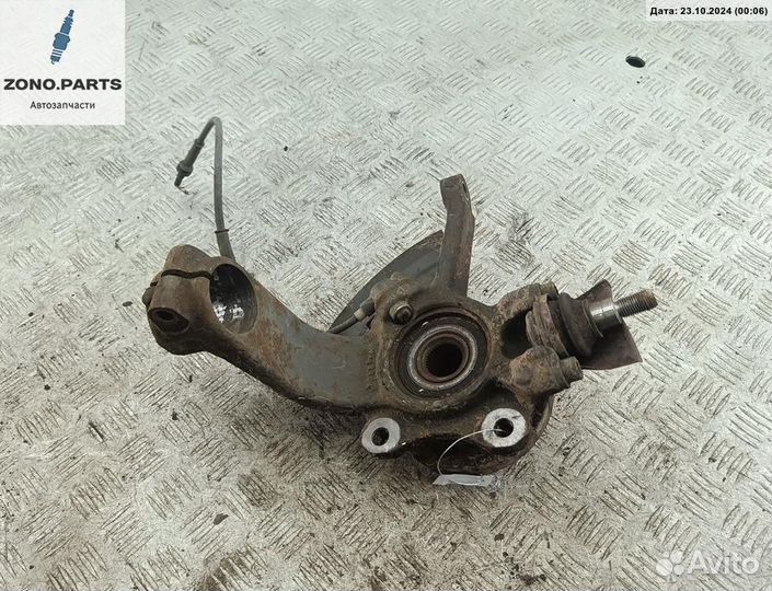 Ступица передняя левая на Volkswagen Sharan (1995-2000)