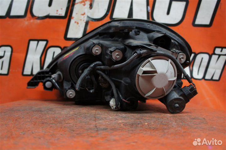 Фара передняя правая Toyota Brevis JCG10 2003