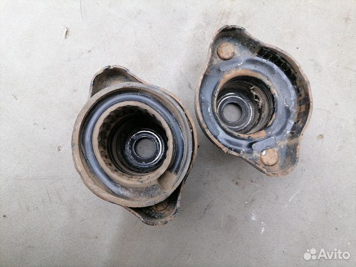 Опора заднего амортизатора Mitsubishi Lancer IX