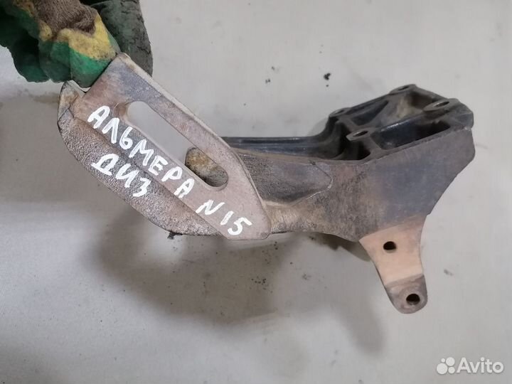 Кронштейн генератора с натяжит.Nissan Almera N15