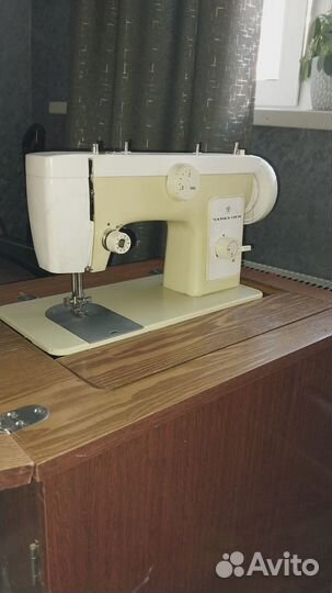 Швейная машинка чайка 132м