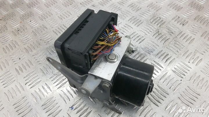 Блок ABS BMW 3 E90/E91/E92/E93 рест. 2011 6789301