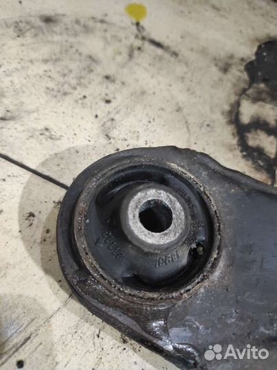 Рычаг подвески передний правый Skoda Octavia A4