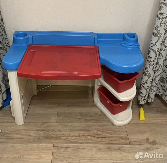 Детский стол-парта и стул Step2