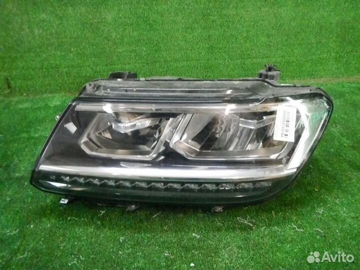 Фара левая Volkswagen Tiguan