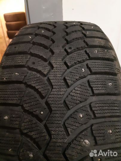 Bridgestone Blizzak Spike-01 235/55 R17