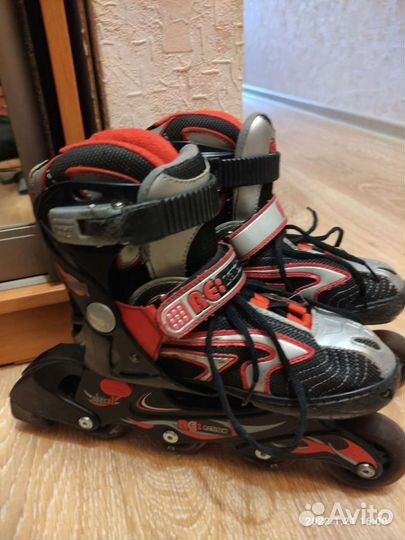 Роликовые коньки Reaction вместе со всей защитой