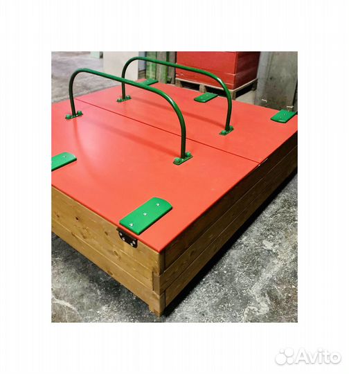 Детская песочница с крышками-столиками 1,5х1,5м