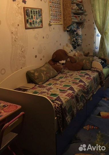 Шкаф и кровать