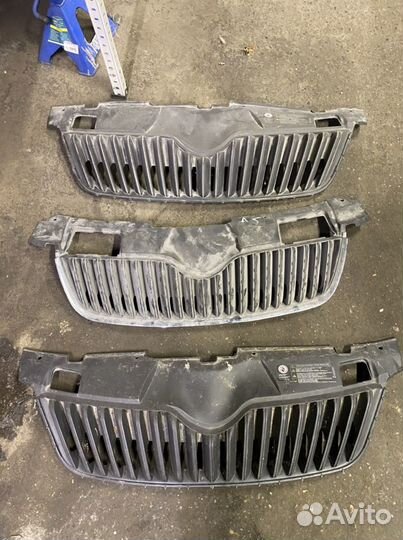 Решетка радиатора иномарки