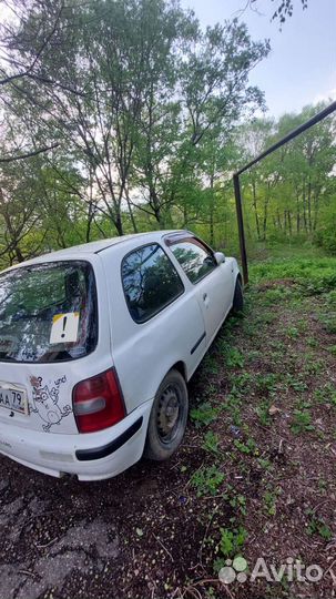 Nissan March 1.0 AT, 2001, 100 000 км