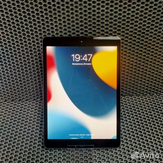 Планшет Apple iPad 10.2 Wi-Fi 128 Gb 2019 (MW6E2RU