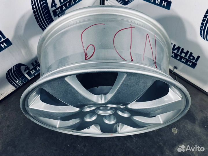 Один диск Kia Sorento оригинальный новый