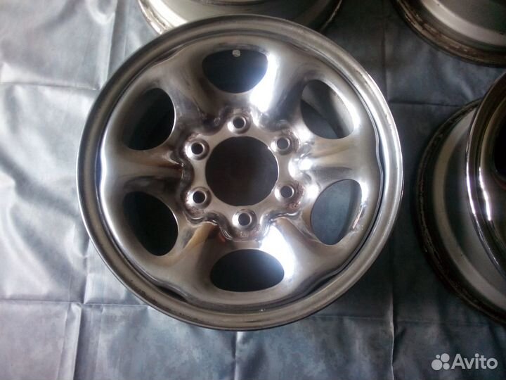 Nissan R15; PCD 6x139.7; ET30; DiA 100