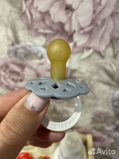 Бутылочки/пустышки bibs/DR browns