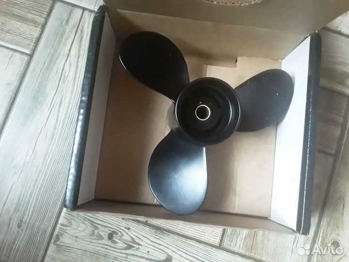 Винт лодочного мотора 9.8 л.с.(скоростной) Тохацу