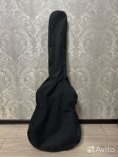 Акустическая гитара