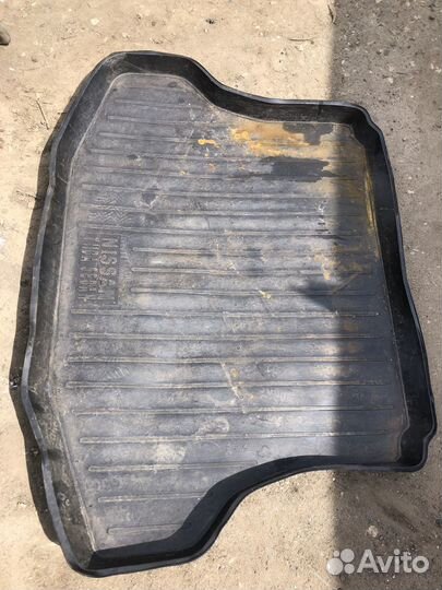 Коврик багажника Nissan Tiida 1