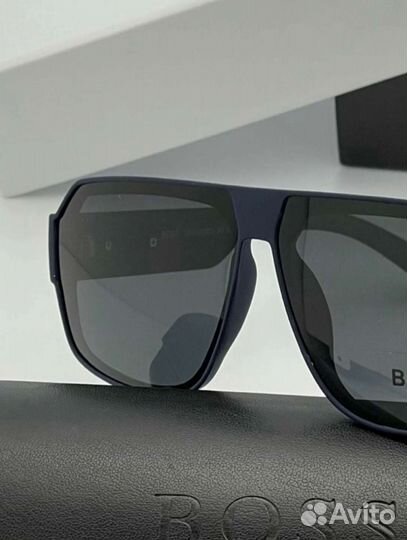 Солнцезащитные очки hugo boss