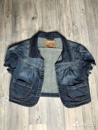 Джинсовая куртка короткая