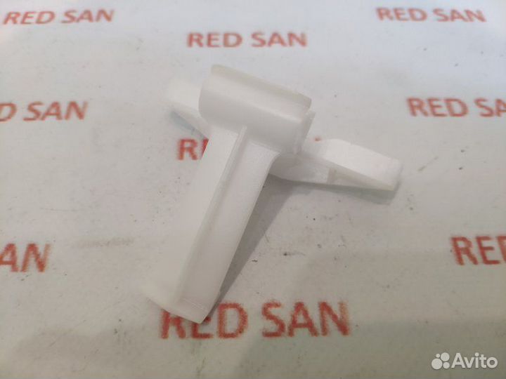 Крепления бампера задняя Lexus Rx300 MCU15