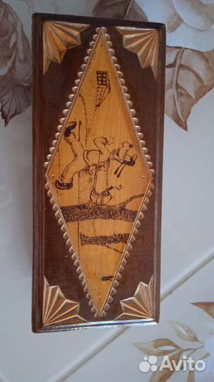 Деревянная шкатулка пенал