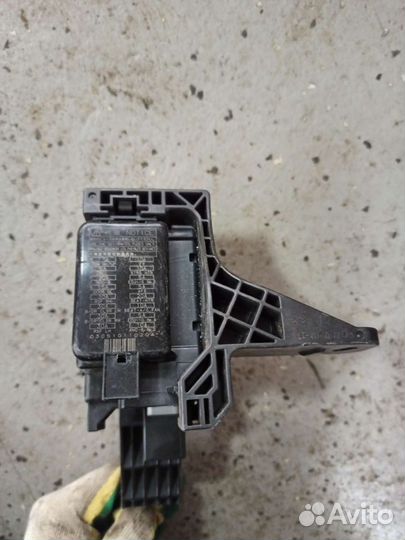 Блок предохранителей Toyota Land Cruiser 200