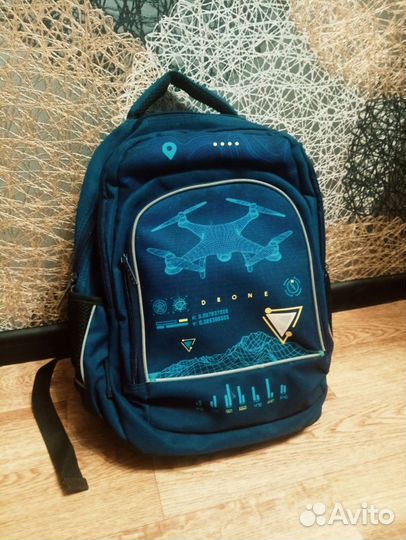 Школьный рюкзак