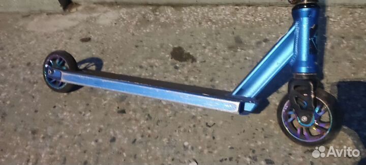 Трюковой самокат парковый