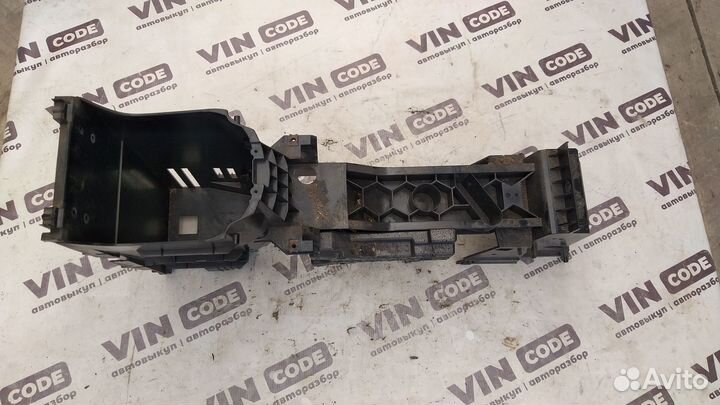 Консоль центральная (скелет) Ford Kuga 1