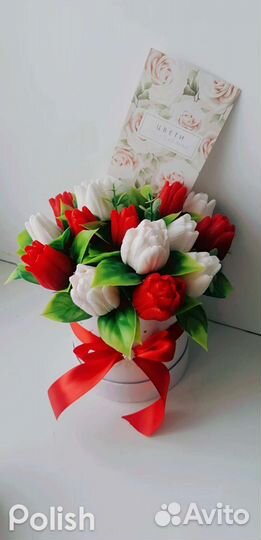 Букет мыльных красных тюлпанов 8 марта