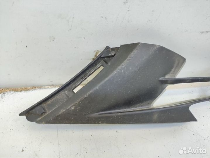 Решетка бампера передняя левая Lexus Rx 4