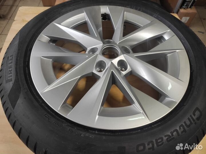 Колеса новые для Шкода Октавия R17, оригинал, лето