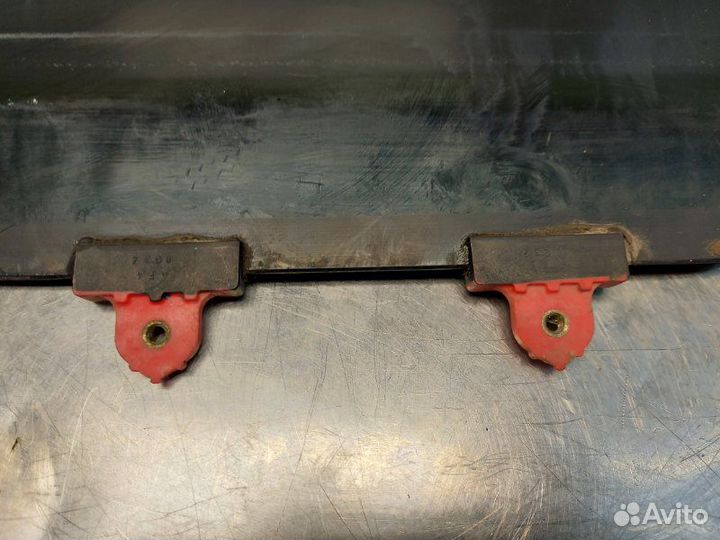 Стекло двери заднее правое Mitsubishi Outlander Xl