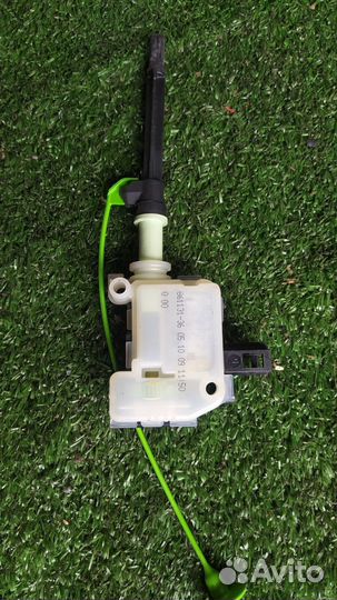 Замок лючка бензобака Volvo V70 B5254T10 2010