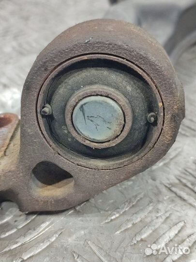 Рычаг подвески передний правый Nissan Sunny FB15