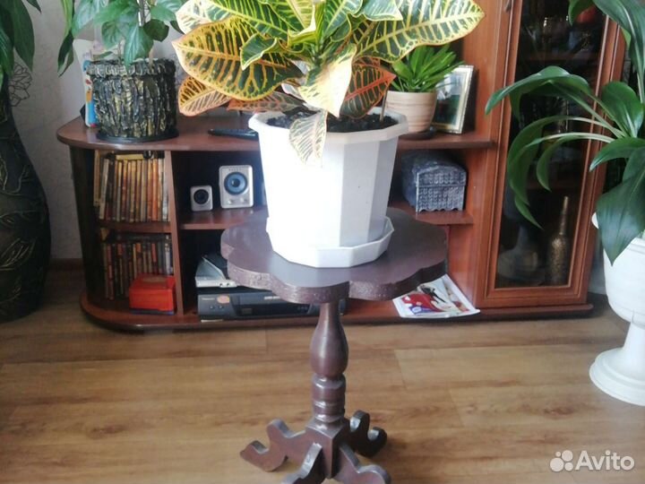 Подставка для цветов напольная