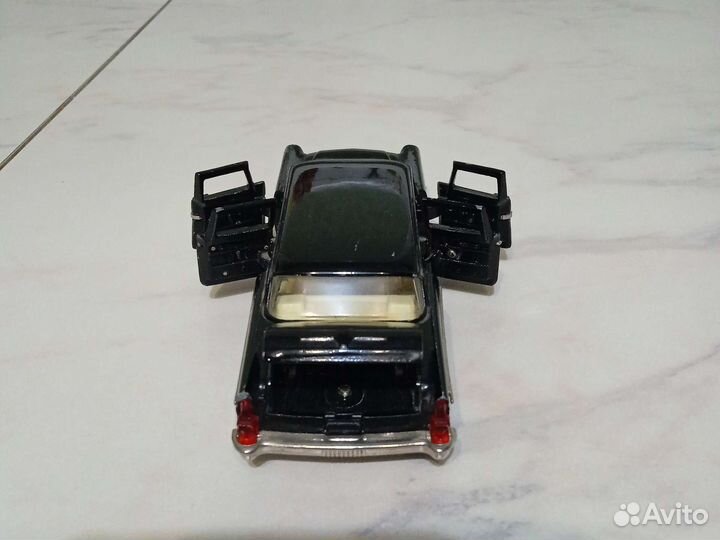 Модель Чайка Газ-13 СССР без ми, номерная