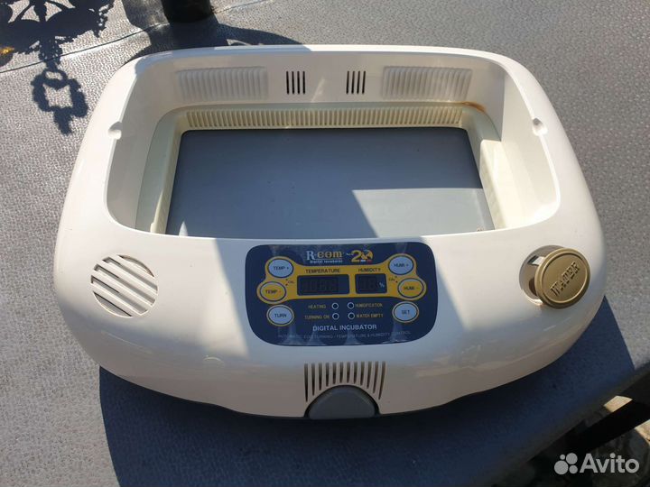 Инкубатор rcom новый
