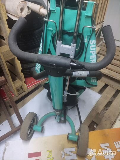 Детский велосипед с ручкой