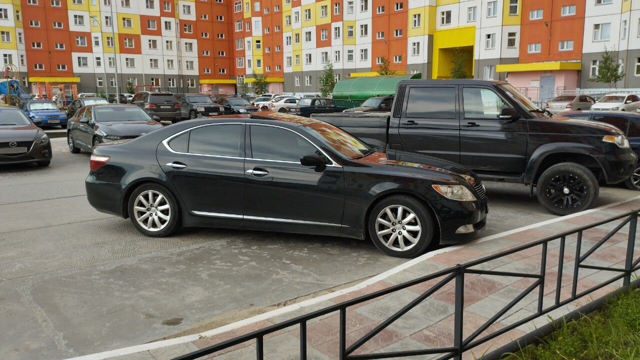 Lexus LS: фото владельца