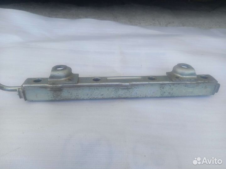 Тойота Королла Е150 топливная рампа