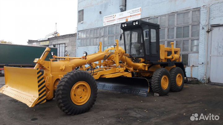 Водитель автогрейдера оператор