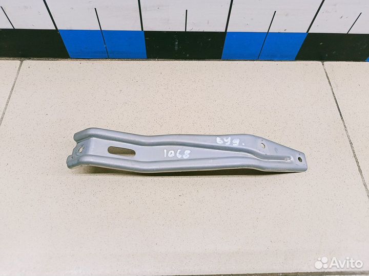 Кронштейн (сопут. товар) Land Cruiser (150) -Prado