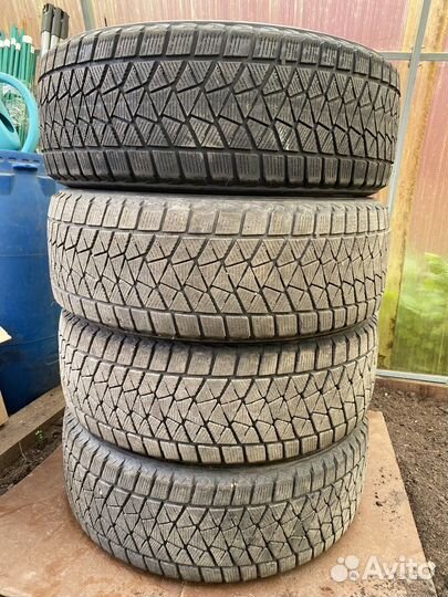 Bridgestone Blizzak DM-V2 225/70 R17 99S